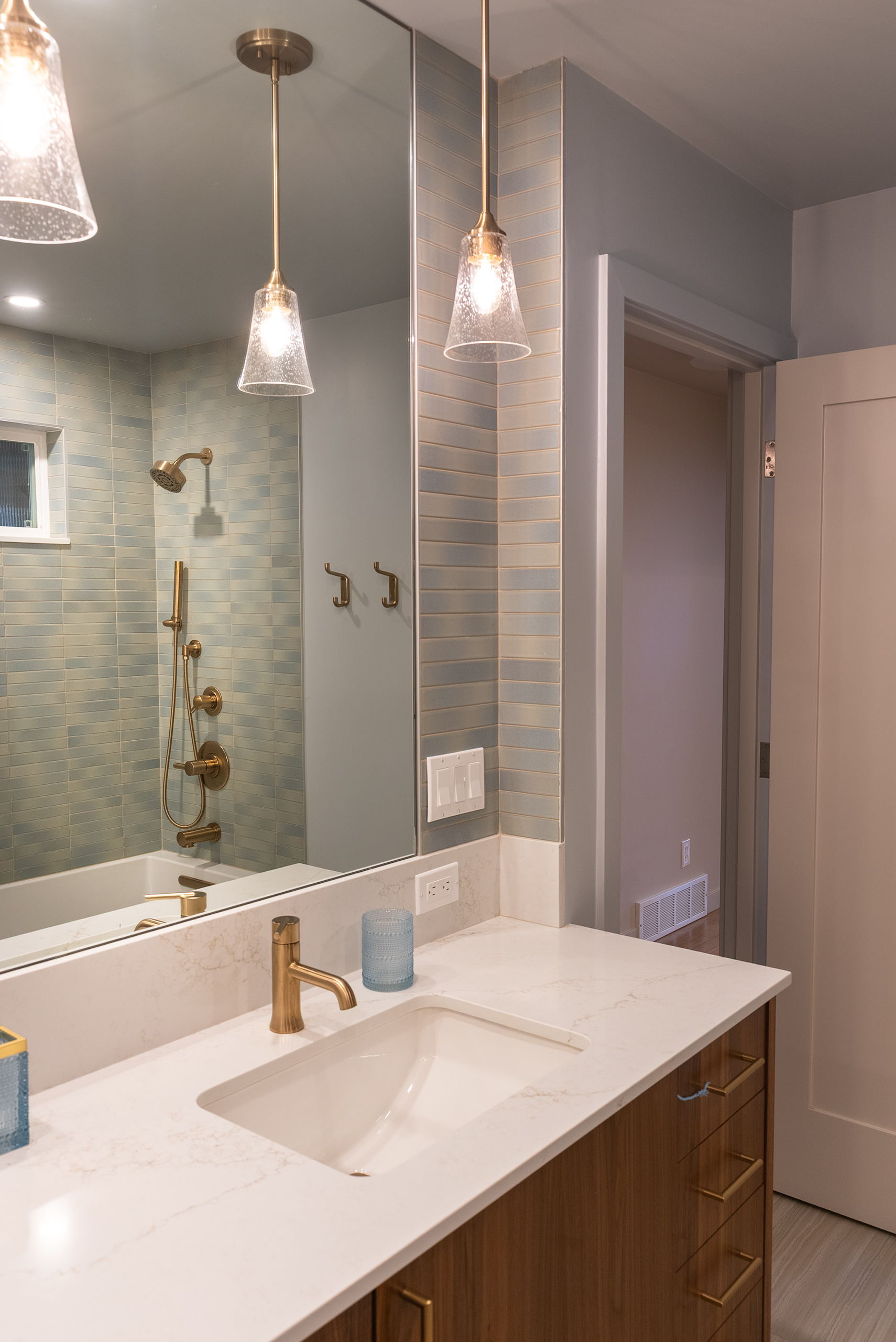 Seattle kids bathroom remodel by NW Homeworks