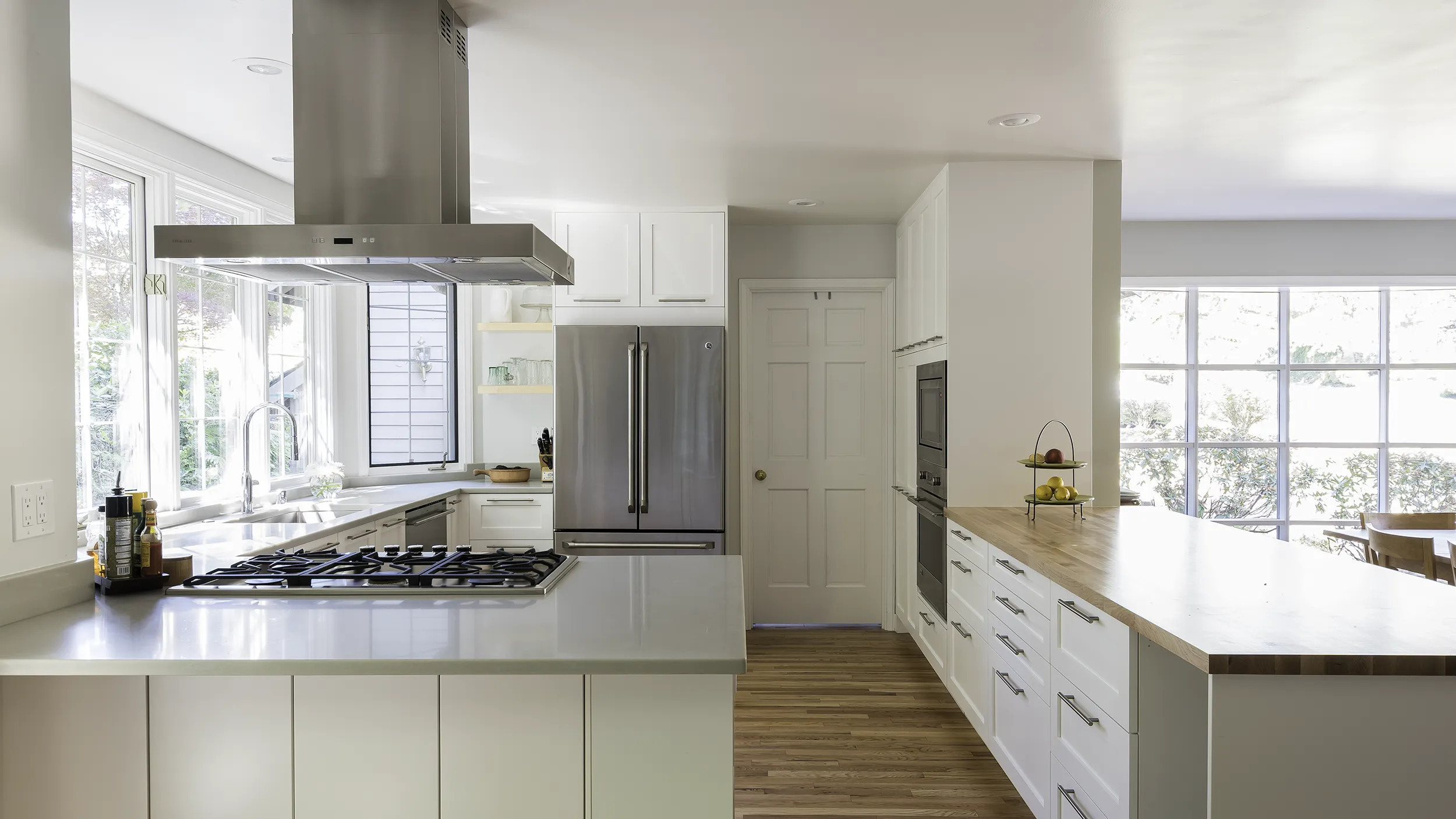 White craftsman kitchen remodel in Bellevue by NW Homeworks